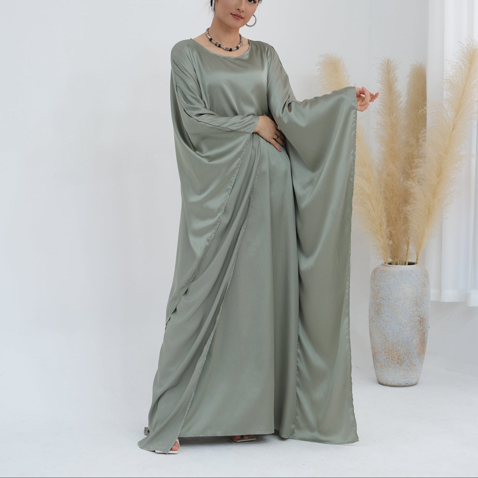 Luxury Silk Butterfly Abaya - Pink - Nour Modesty