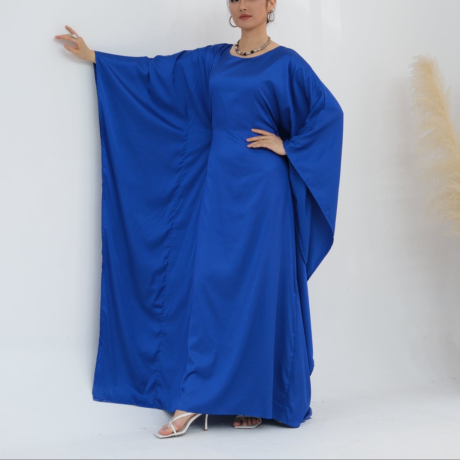 Luxury Silk Butterfly Abaya - Pink - Nour Modesty