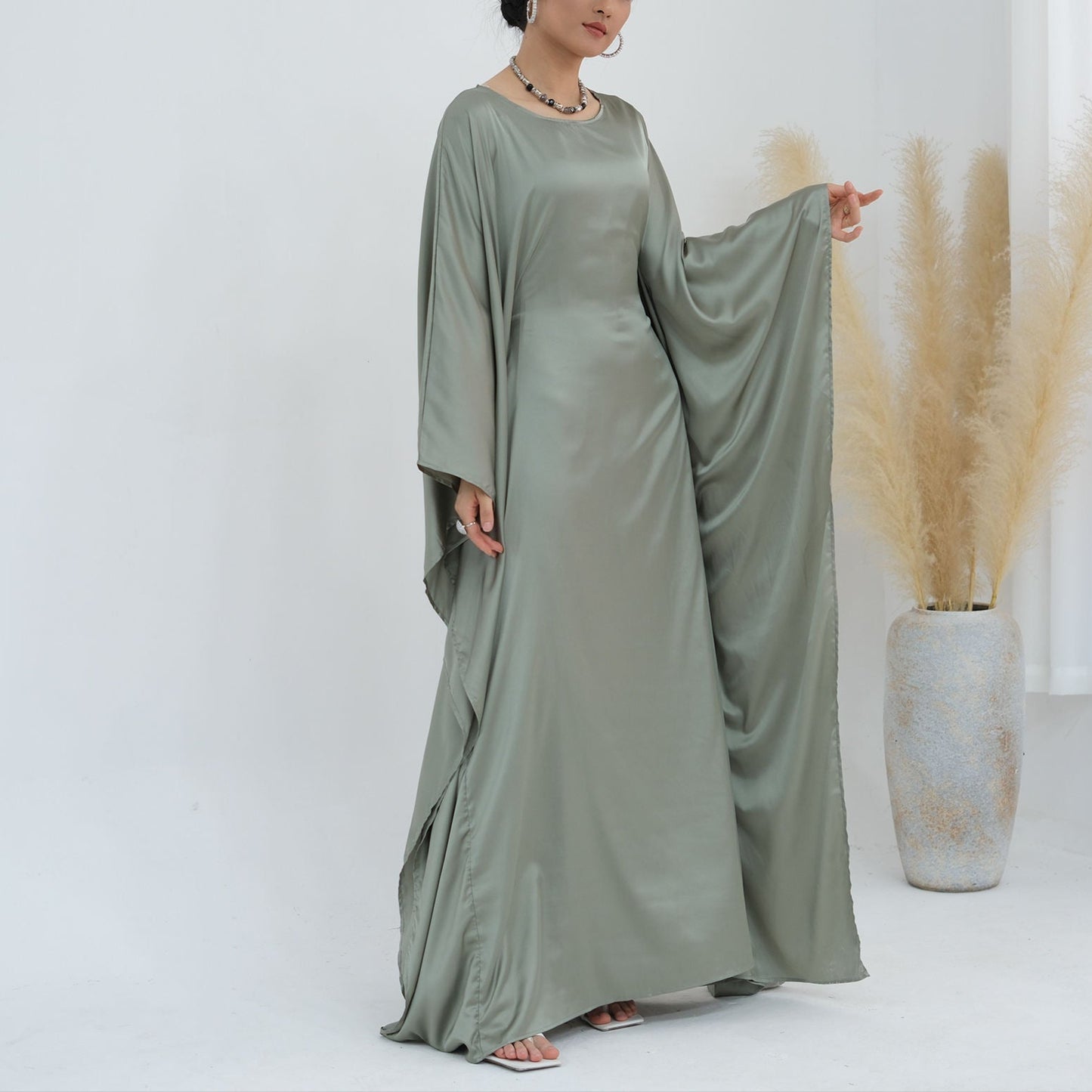 Luxury Silk Butterfly Abaya - Pink - Nour Modesty