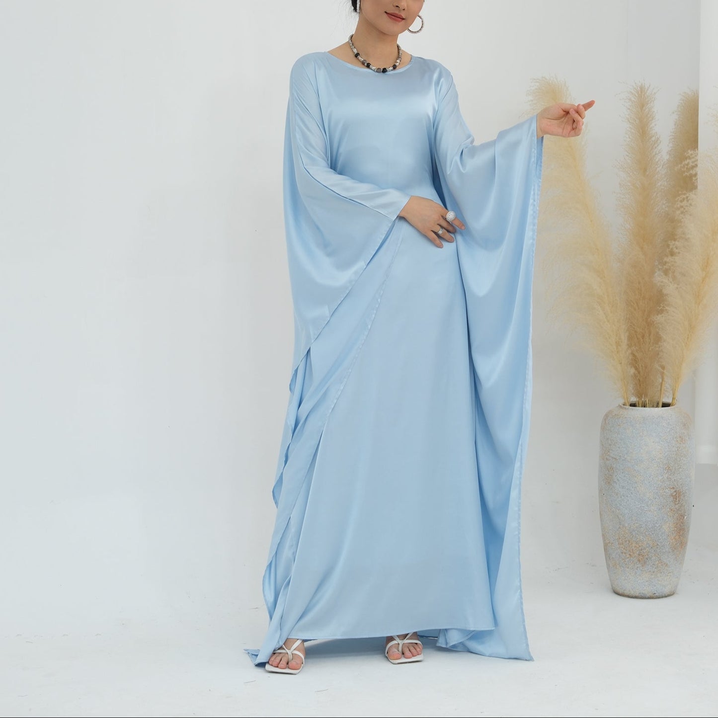 Luxury Silk Butterfly Abaya - Pink - Nour Modesty