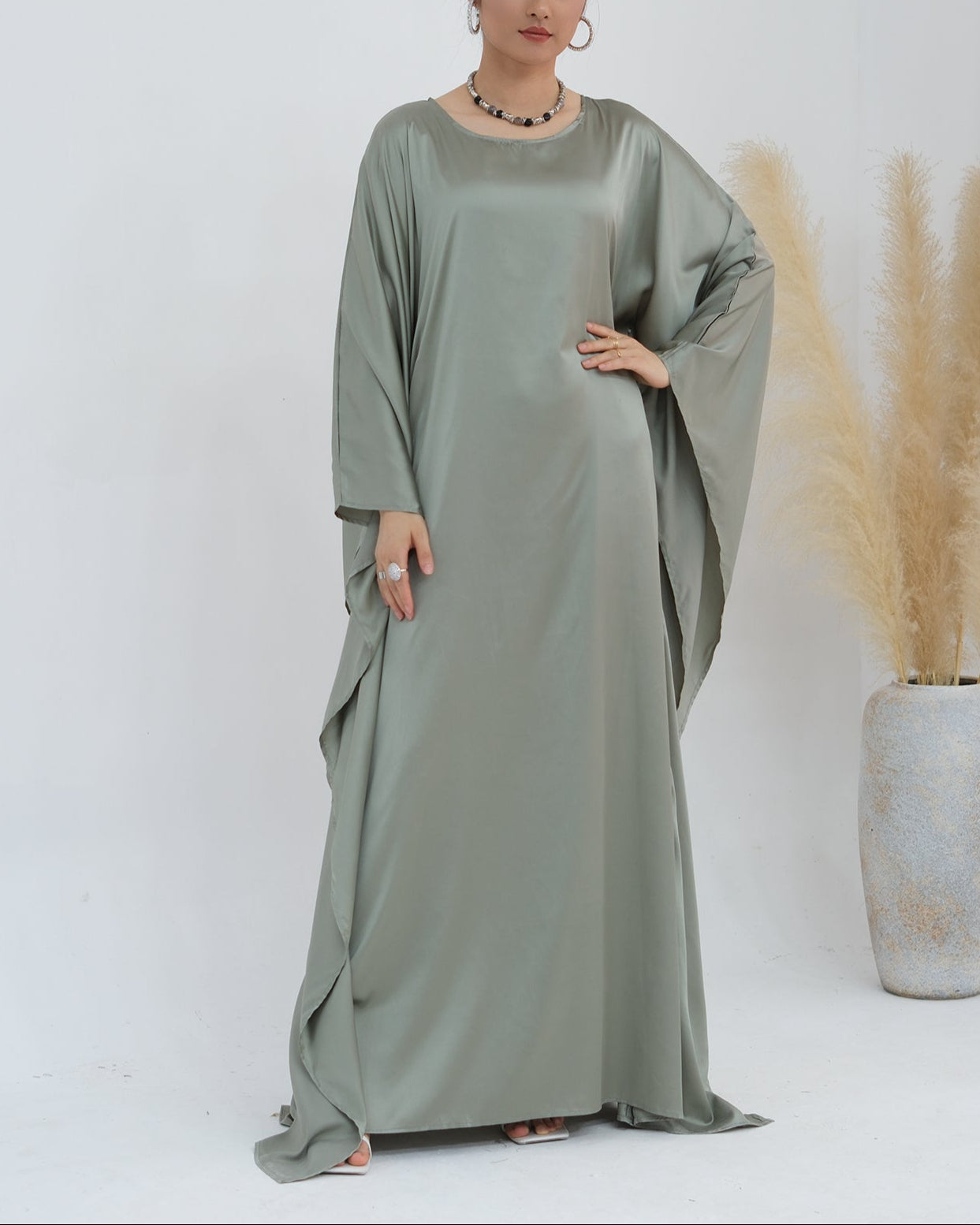 Luxury Silk Butterfly Abaya - Pink - Nour Modesty