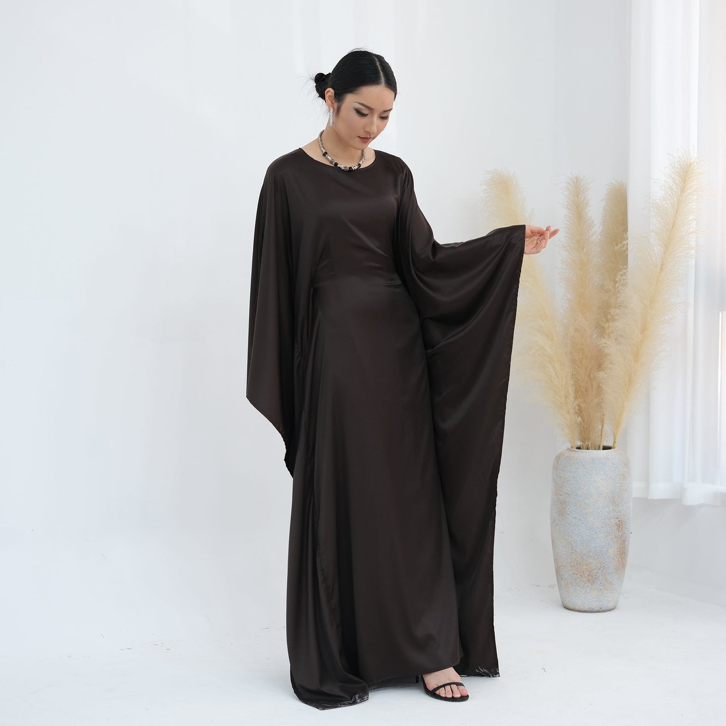 Luxury Silk Butterfly Abaya - Pink - Nour Modesty