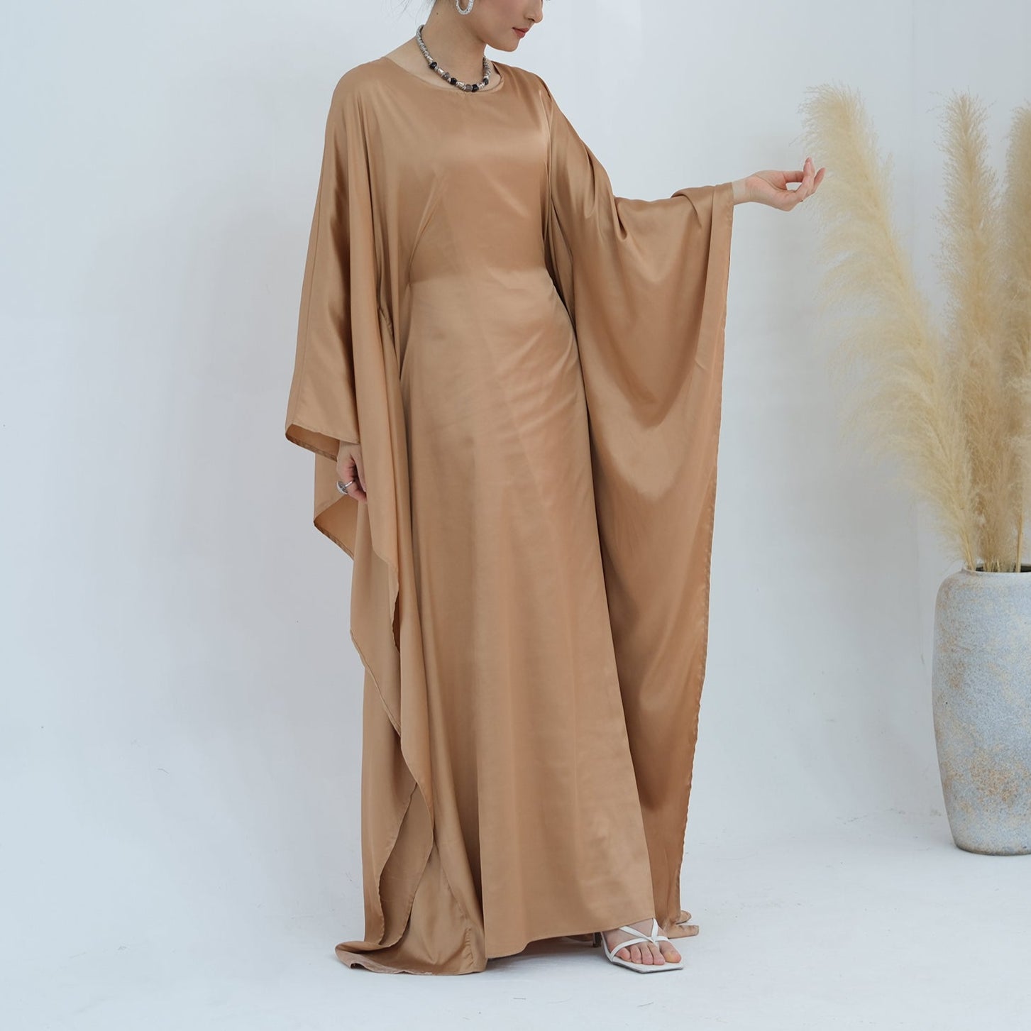 Luxury Silk Butterfly Abaya - Pink - Nour Modesty