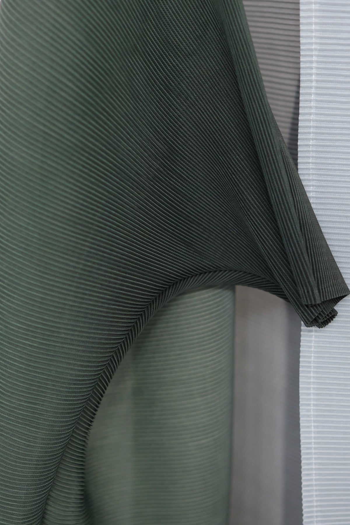 Ombre Pleated Abaya