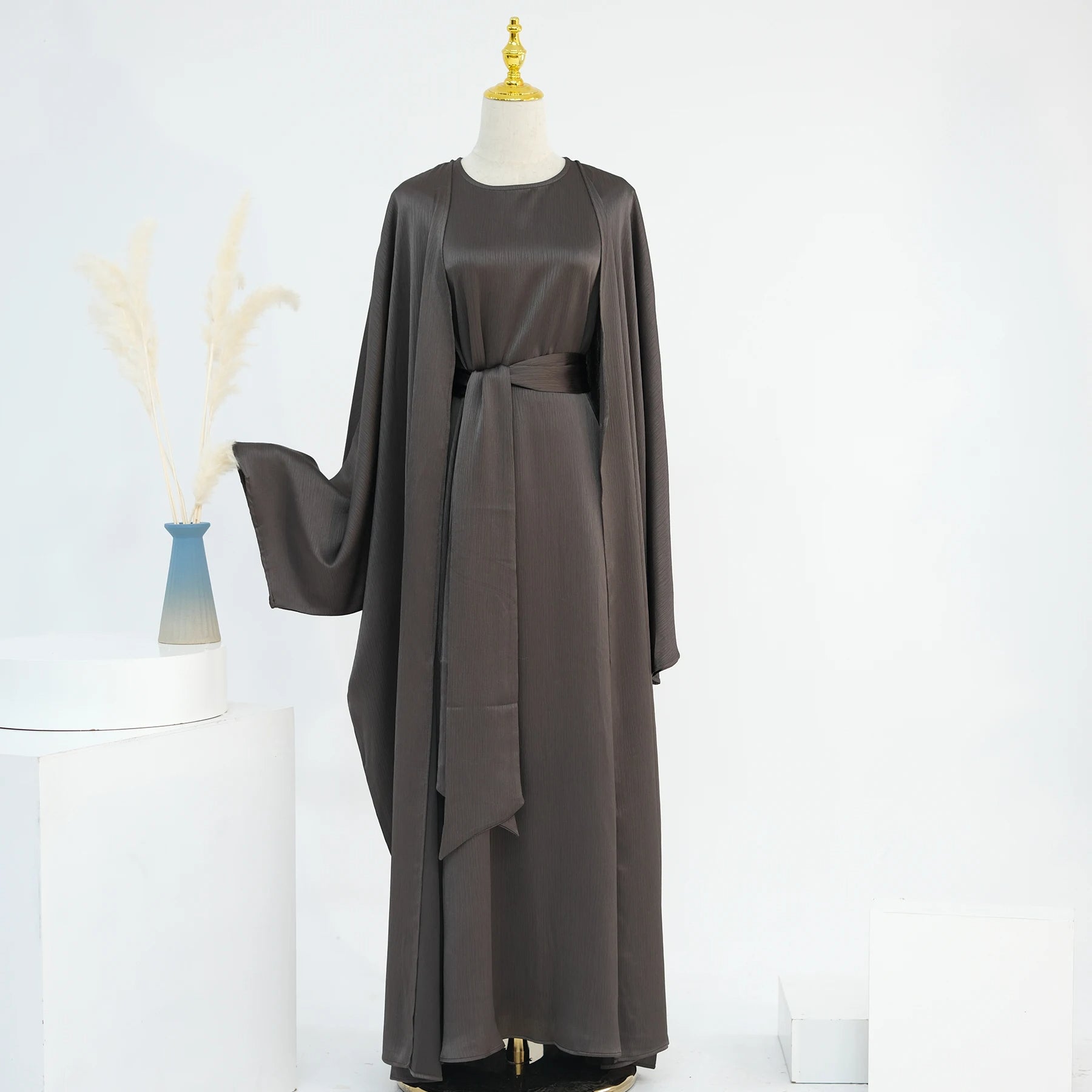 Luxury Silk Abaya Set - Black - Nour Modesty